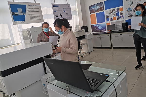 學員上機操作 /cxyq/20200416112909-Fhs7c4GZ4Mfa0fy56VHEygHa15Hl.jpg