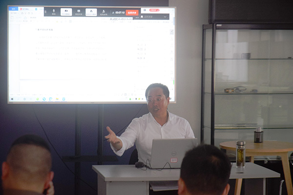 資深銷售傳授經驗 /cxyq/20200508110049-Fiqa-oHsvPggWtIUyh_JO-tzIs6K.jpg