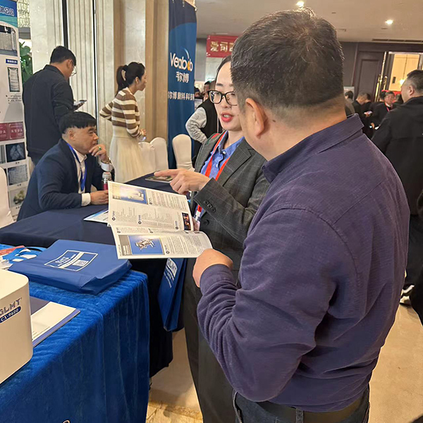 為客戶介紹我司產品 /cxyq/20231121092106-FoM_c-BWLD9SzgpUB7jY8VWAV2Qa.jpg