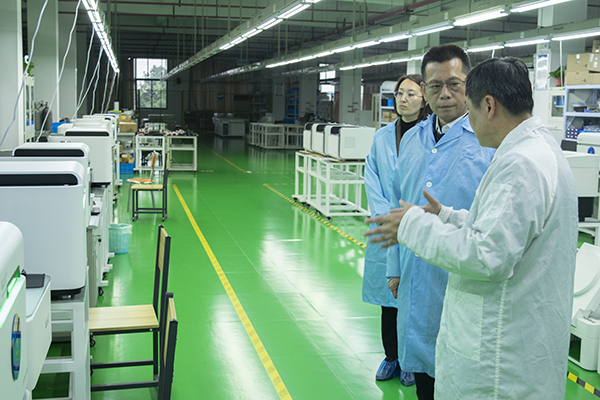 張副會長一行參觀創(chuàng)想儀器 /cxyq/20240328105513-FudkFvqgN9VUrs-8U3xx_HlNsGaV.jpg